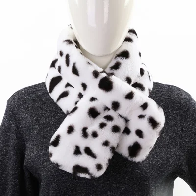 High Quality Custom Design Female Faux Fur Collar Fashion Plaid Knitted Winter Warm Cross Neck Warmer Scarves for Women